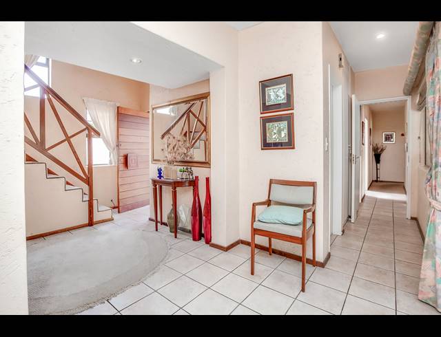 4 BEDROOM HOUSE FOR SALE IN BRYANSTON